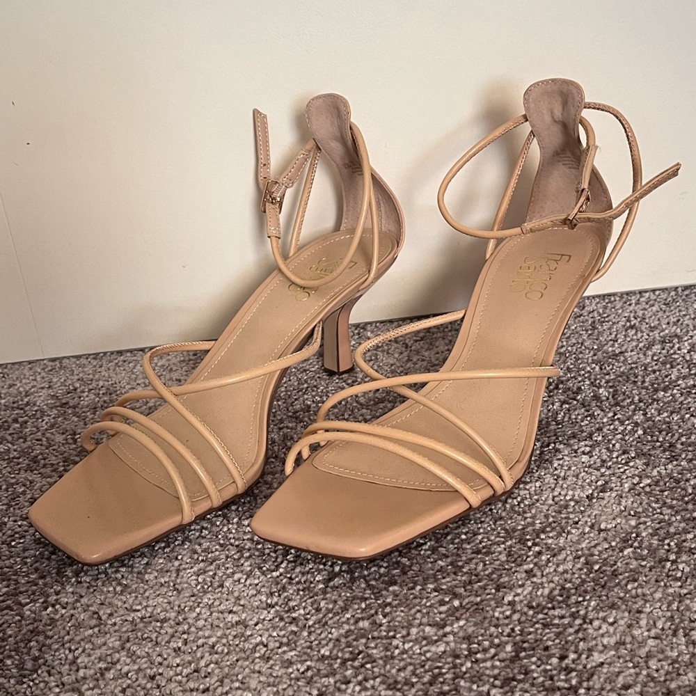 NIB Franco Sarto Mayann heel sandals size 8.5, nude